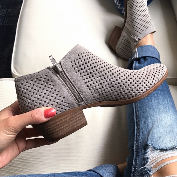 LUCKY BRAND 🍀 S/9.5 - LIGHT GREY SUADE BOOTIES! - Picture 3 of 8